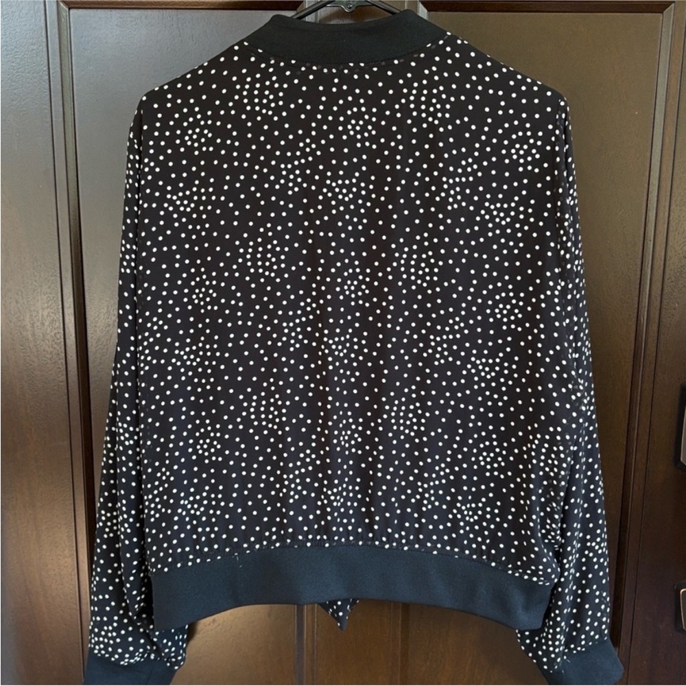 TORRID Chiffon Bomber Jacket in black and White print size 3X NWT - Picture 4 of 8